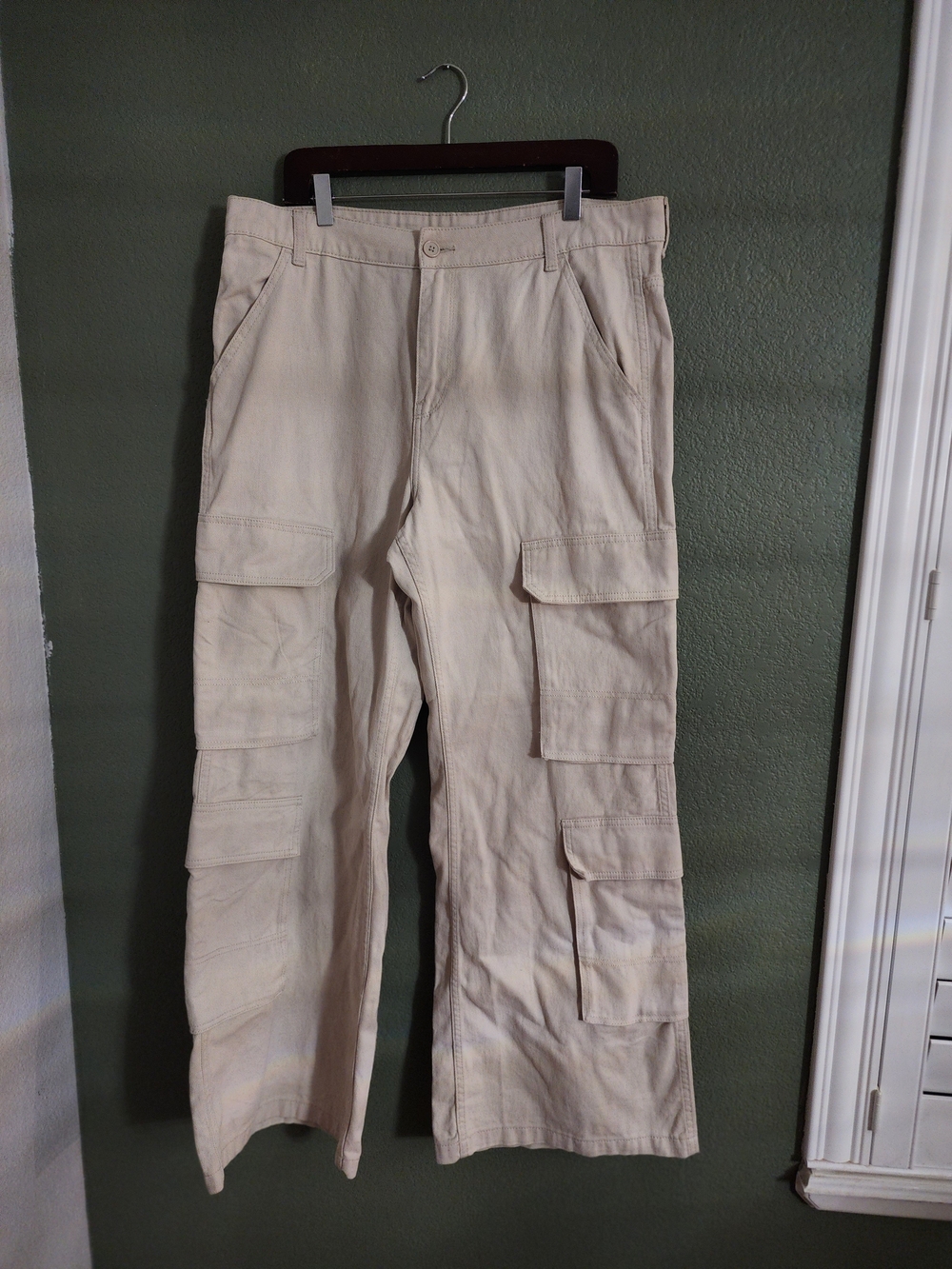 Divided by H&M Women's Cargo Pants Size 12 Beige Utility Wide Leg Cotton - Picture 2 of 3